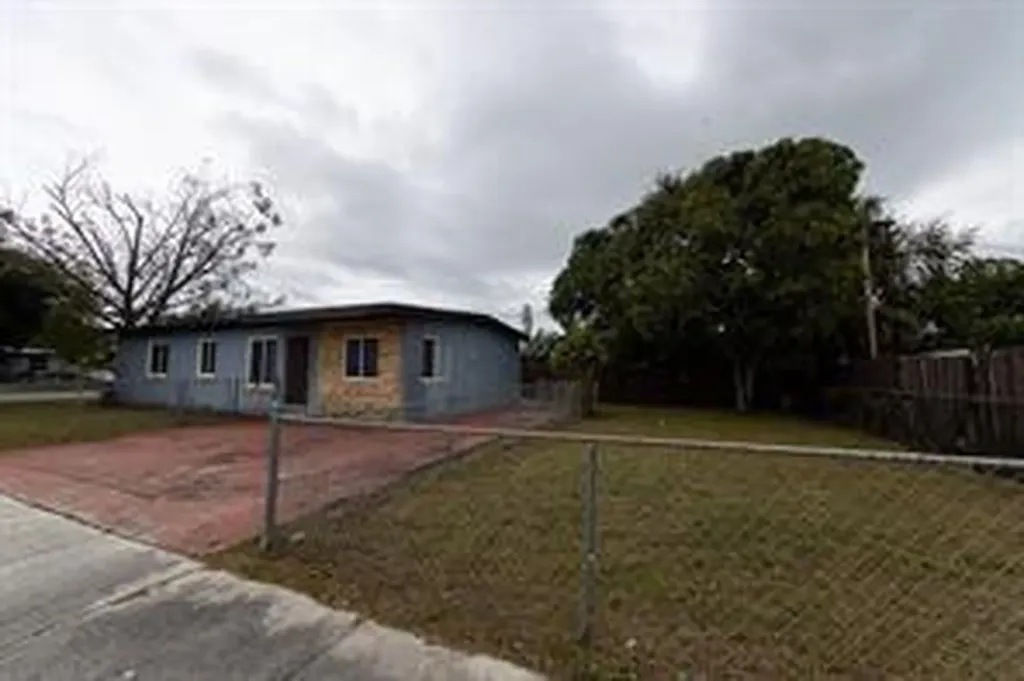 2900 NW 5th Court Fort Lauderdale FL 33311