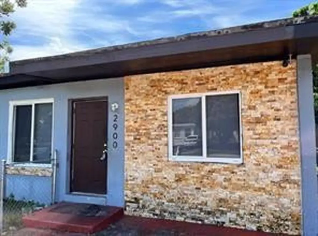 2900 NW 5th Court Fort Lauderdale FL 33311