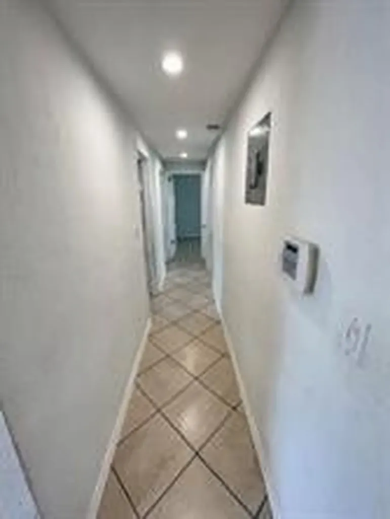 2900 NW 5th Court Fort Lauderdale FL 33311