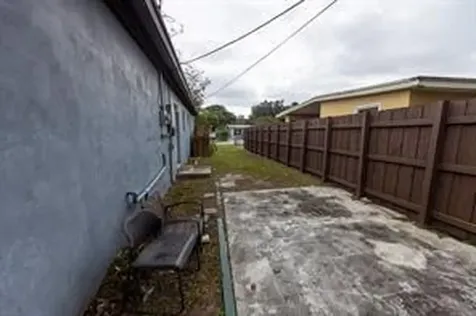 2900 NW 5th Court Fort Lauderdale FL 33311