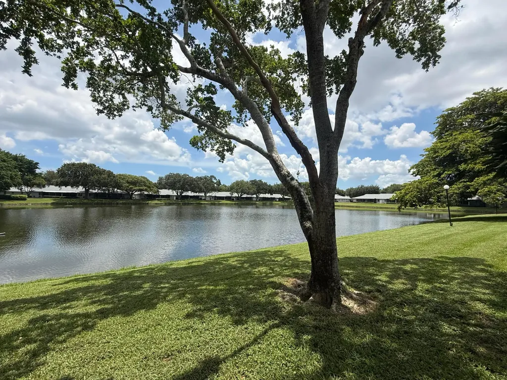 18528 Hidden Way Boca Raton FL 33496