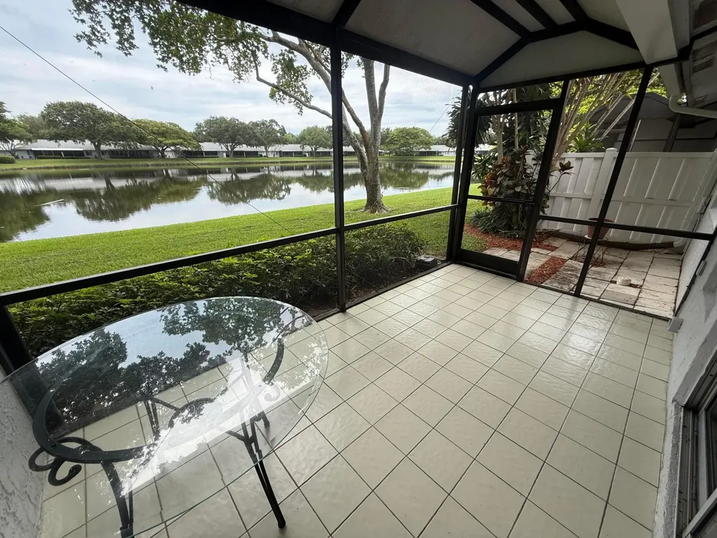 18528 Hidden Way Boca Raton FL 33496