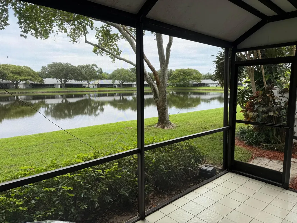 18528 Hidden Way Boca Raton FL 33496