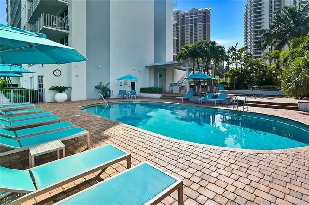 77 S Birch Road Fort Lauderdale FL 33316