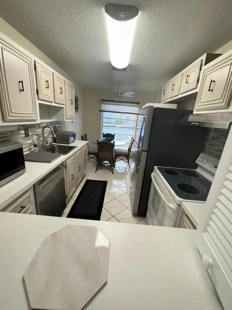 13731 Flora Place Delray Beach FL 33484