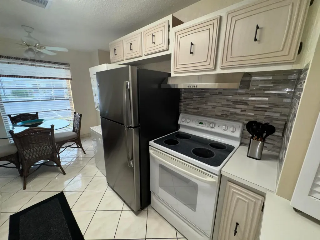 13731 Flora Place Delray Beach FL 33484