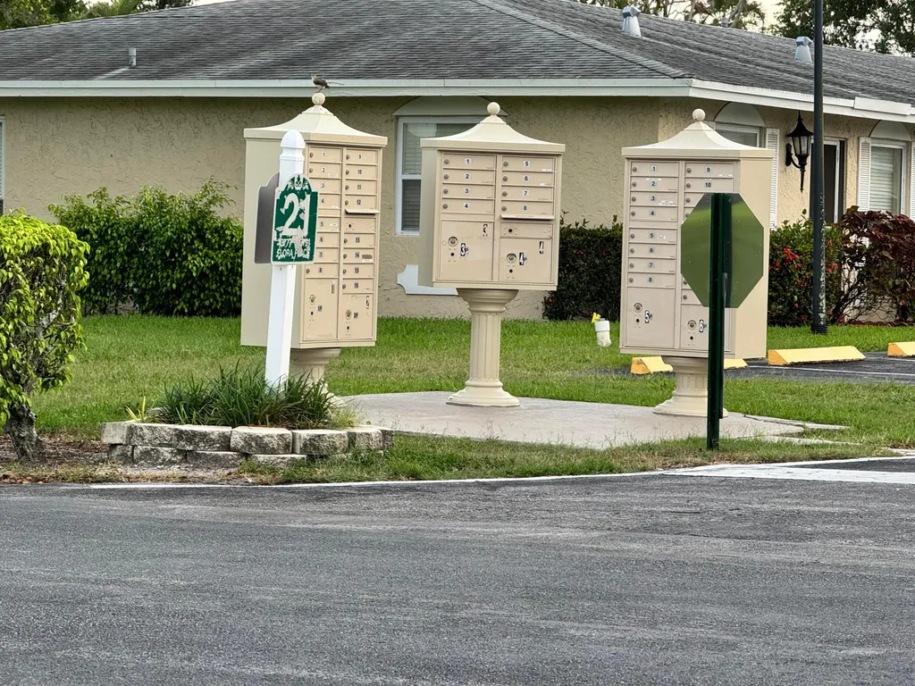 13731 Flora Place Delray Beach FL 33484