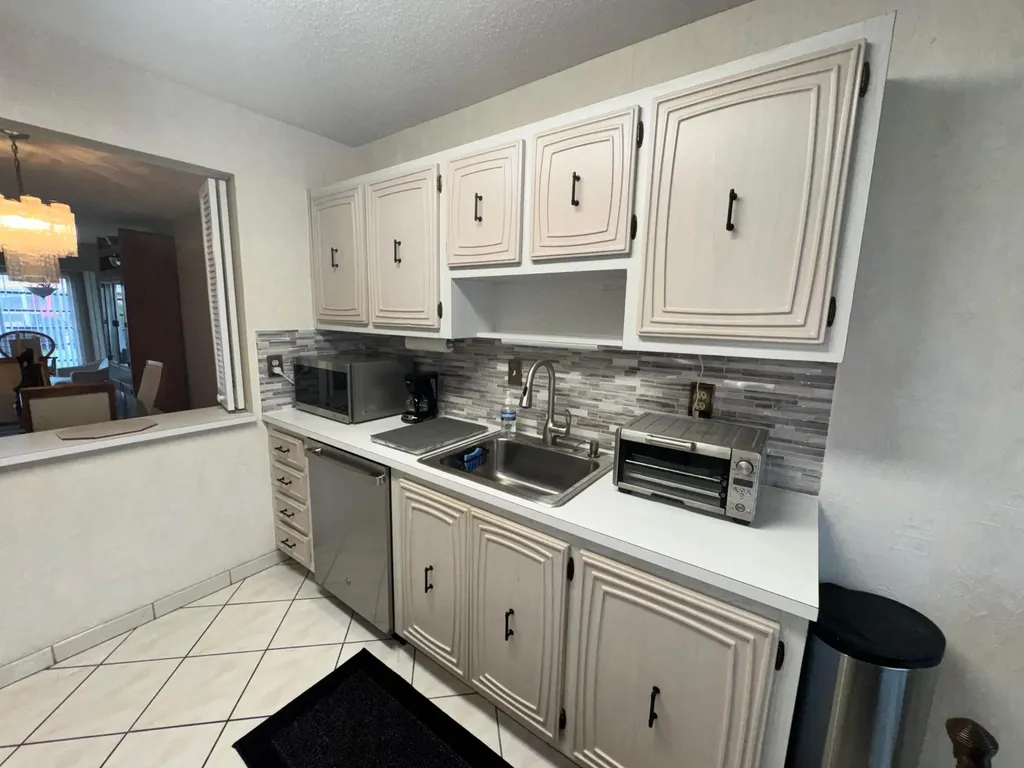 13731 Flora Place Delray Beach FL 33484