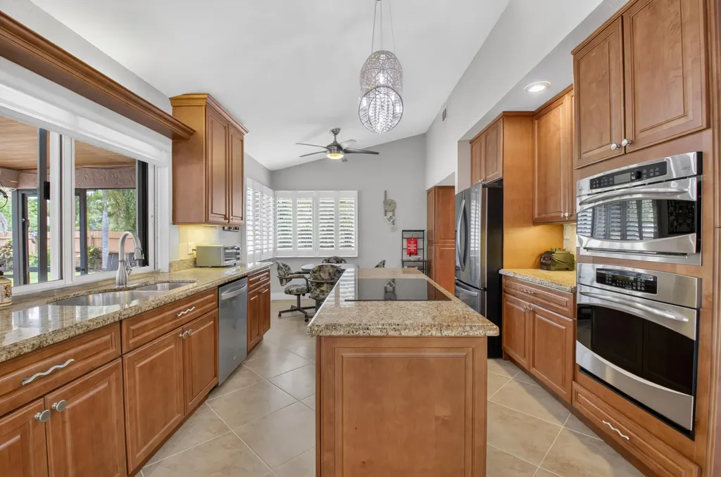 18232 104th Terrace S Boca Raton FL 33498