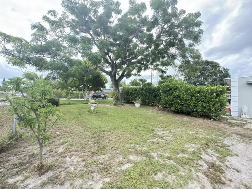 1185 Alto Road Lake Worth FL 33462
