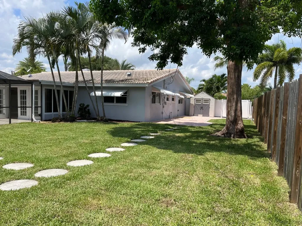 1288 SW 7th Street Boca Raton FL 33486