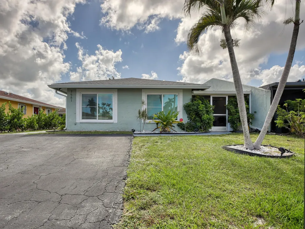 7581 Deuce Lane Greenacres FL 33467