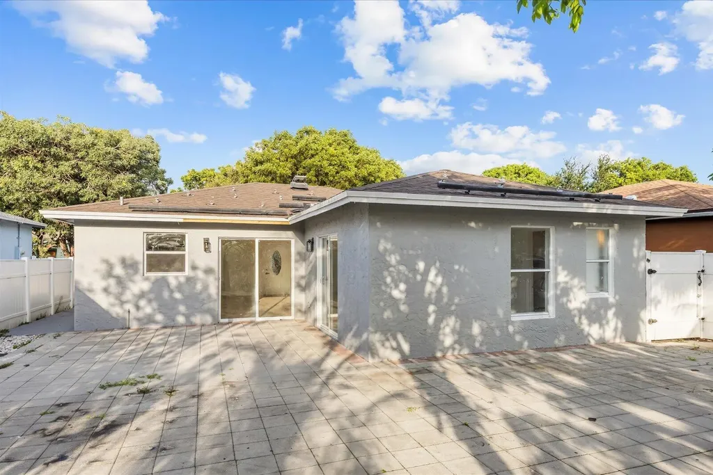1561 NW 7th Lane Pompano Beach FL 33060