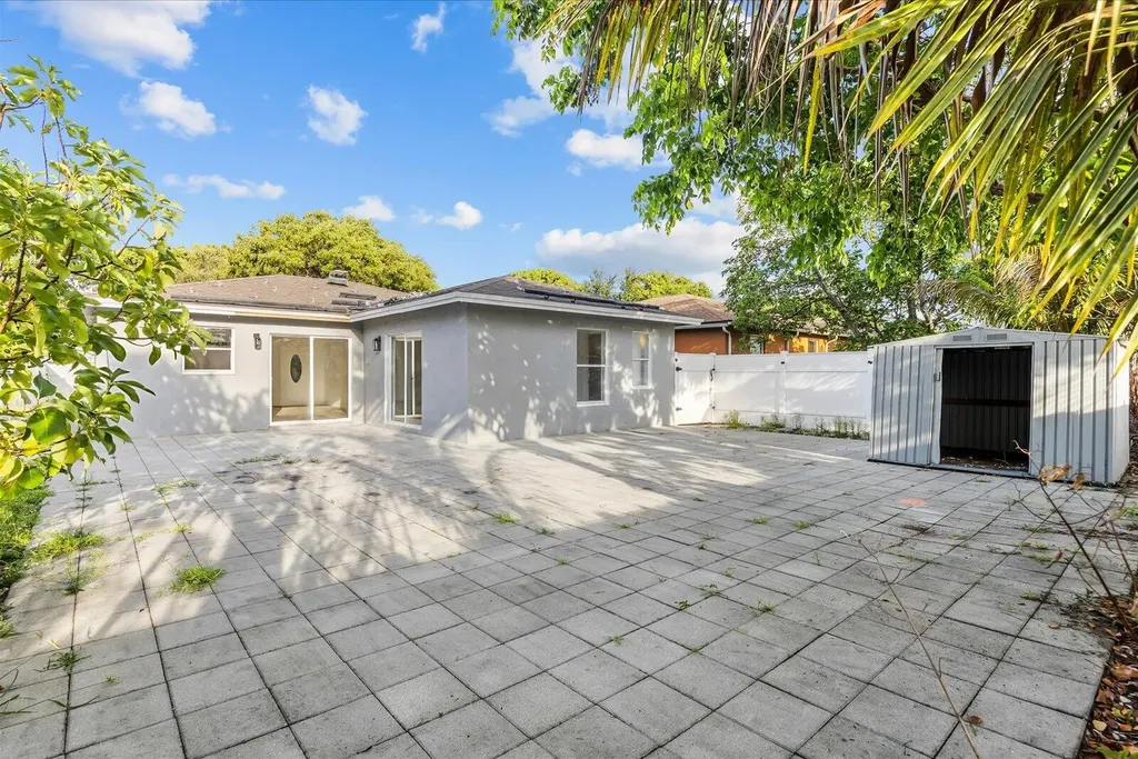1561 NW 7th Lane Pompano Beach FL 33060