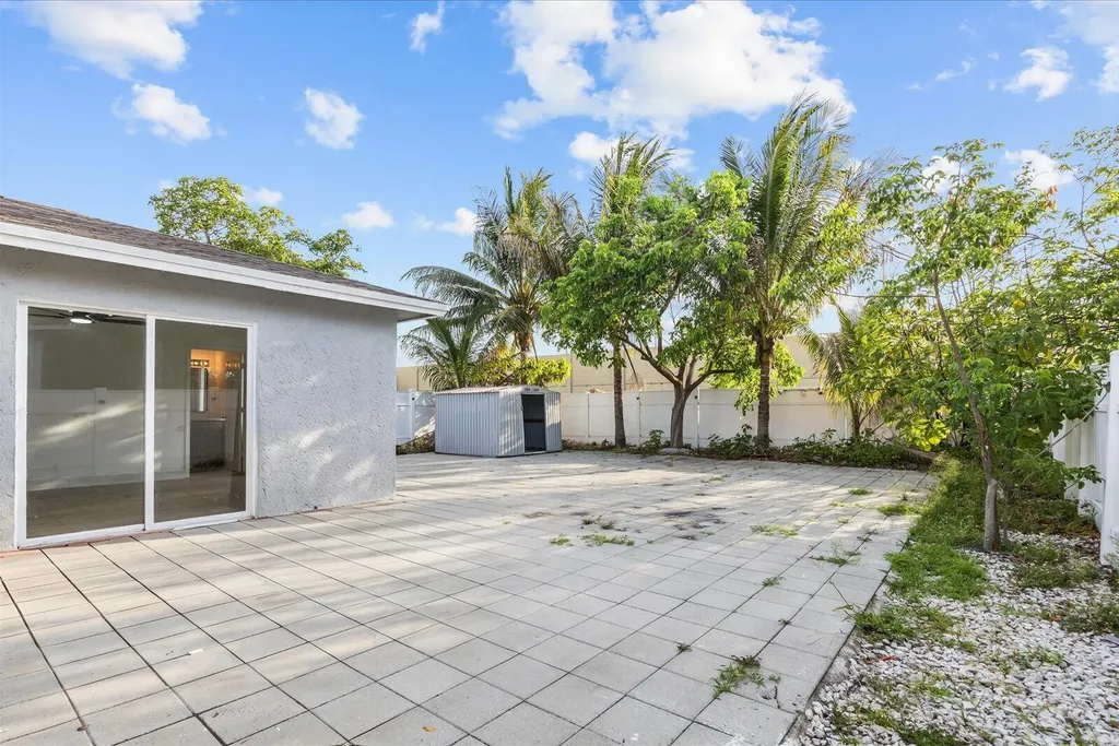 1561 NW 7th Lane Pompano Beach FL 33060
