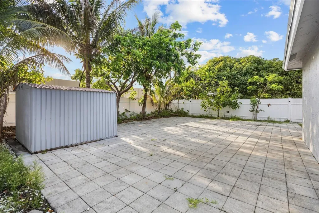 1561 NW 7th Lane Pompano Beach FL 33060