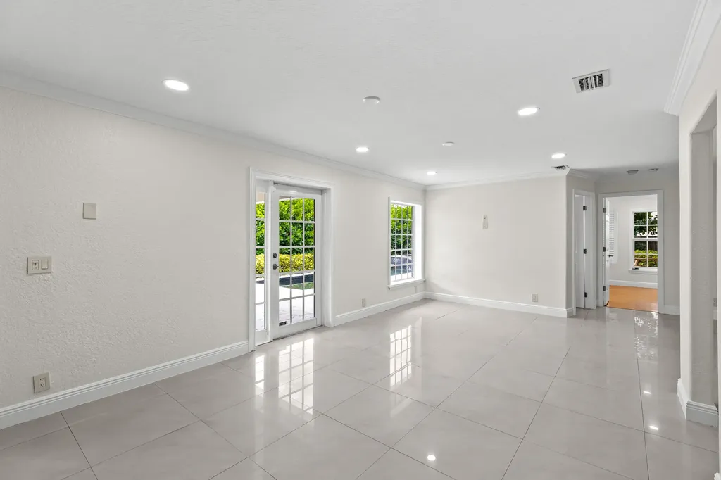 4610 Pinetree Drive Delray Beach FL 33445