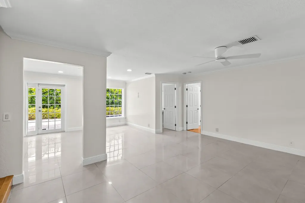 4610 Pinetree Drive Delray Beach FL 33445