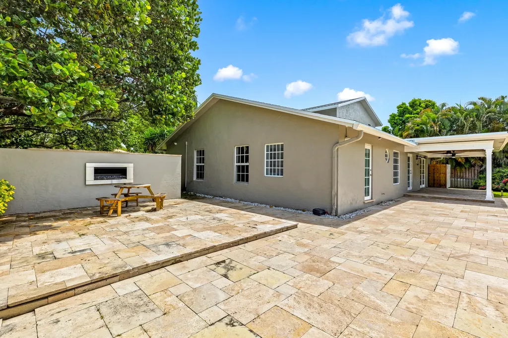 4610 Pinetree Drive Delray Beach FL 33445