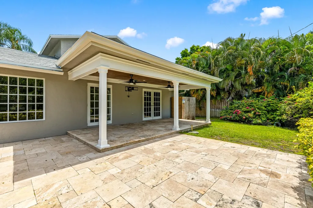 4610 Pinetree Drive Delray Beach FL 33445