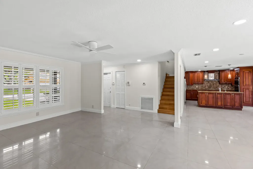 4610 Pinetree Drive Delray Beach FL 33445