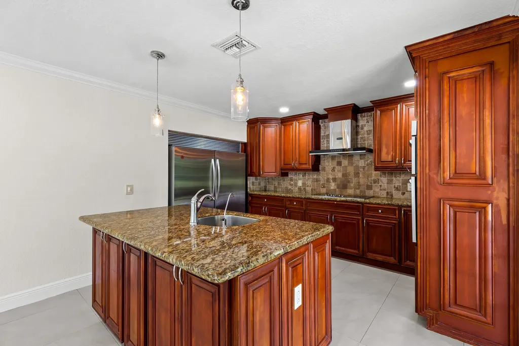 4610 Pinetree Drive Delray Beach FL 33445