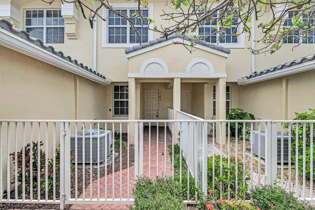 9778 Bowline West Palm Beach FL 33411