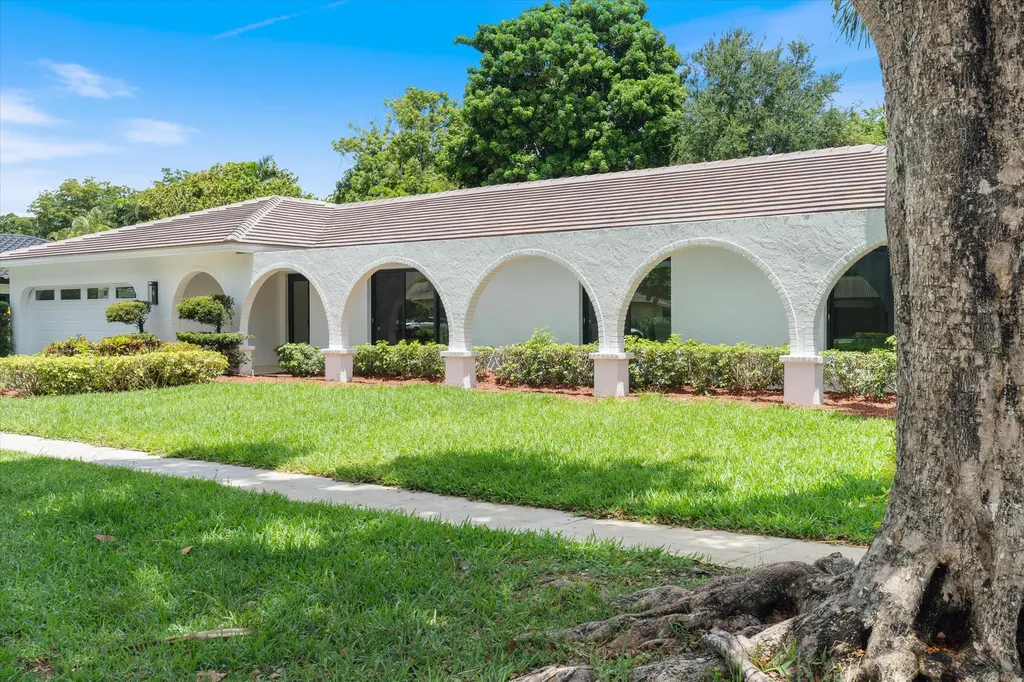 6749 S Grande Drive Boca Raton FL 33433