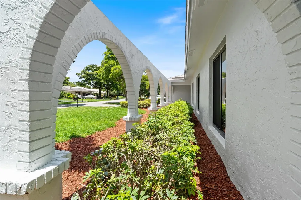 6749 S Grande Drive Boca Raton FL 33433