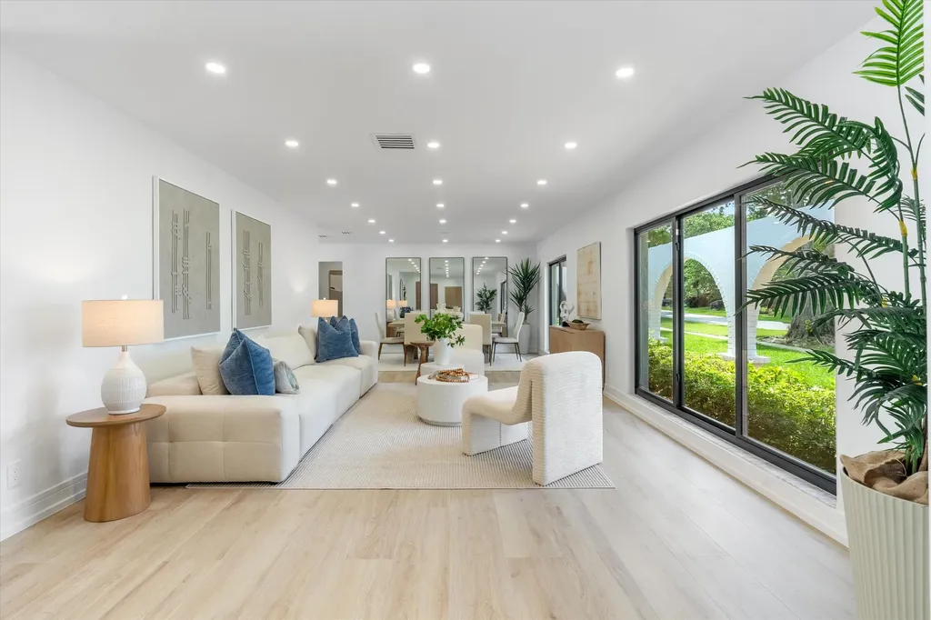 6749 S Grande Drive Boca Raton FL 33433