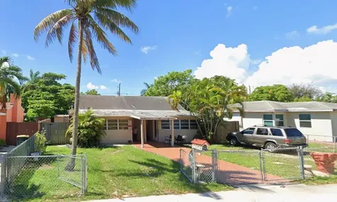 43 SW 11th Street Dania Beach FL 33004