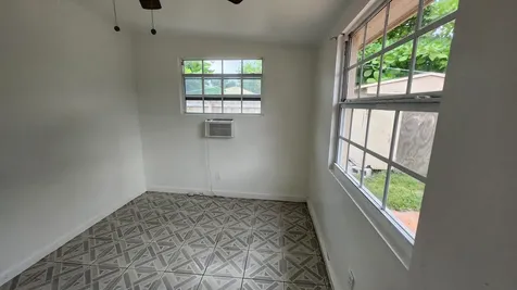 43 SW 11th Street Dania Beach FL 33004