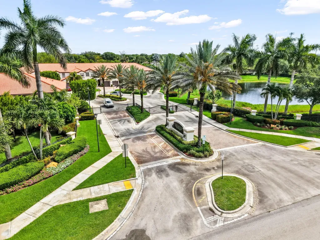9731 Darlington Place Cooper City FL 33328