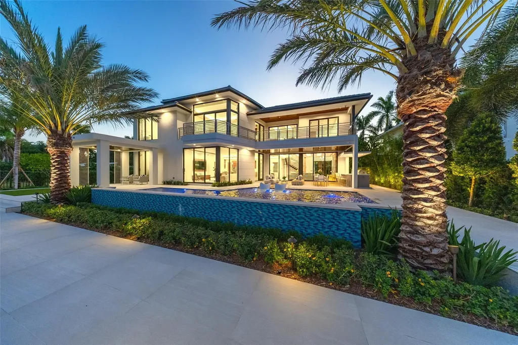 24 Fiesta Way Fort Lauderdale FL 33301