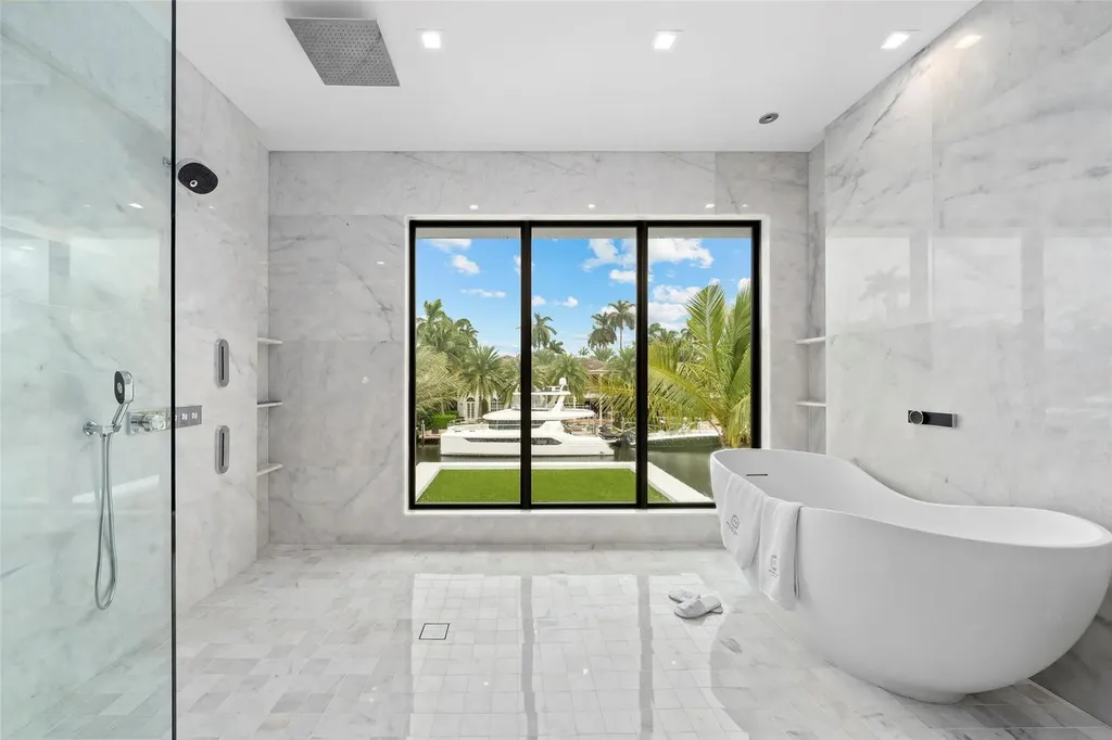 24 Fiesta Way Fort Lauderdale FL 33301