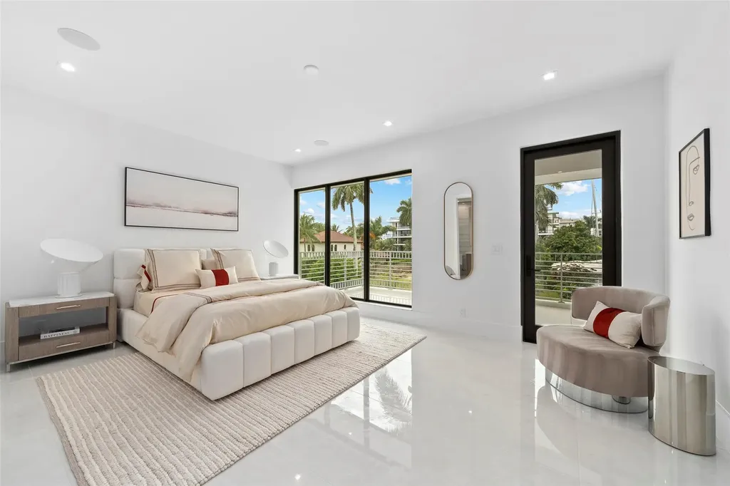 24 Fiesta Way Fort Lauderdale FL 33301