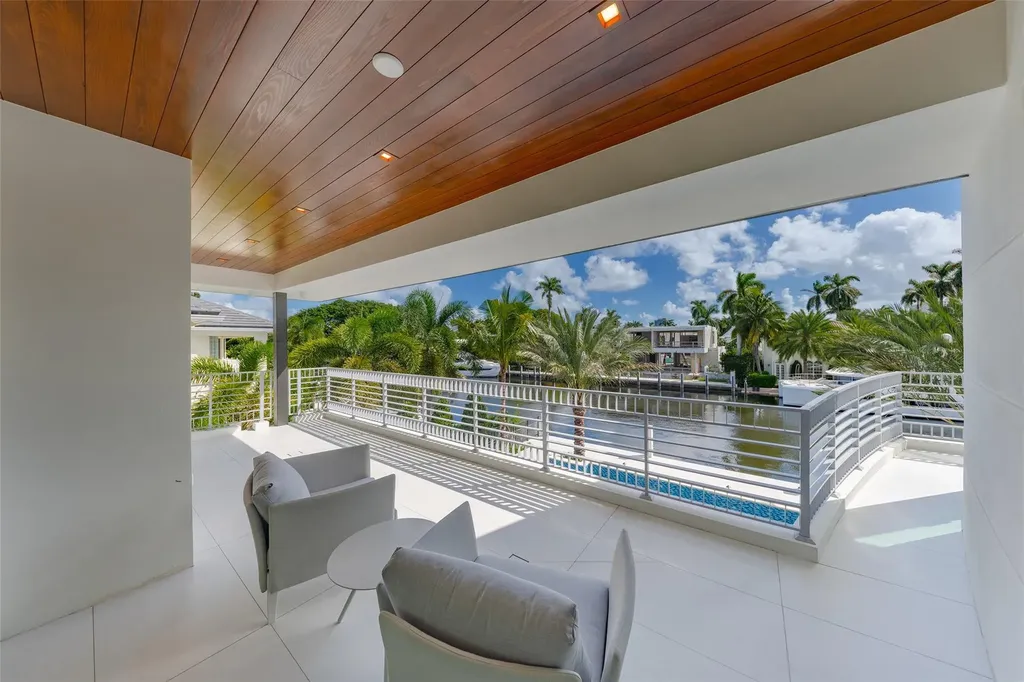 24 Fiesta Way Fort Lauderdale FL 33301