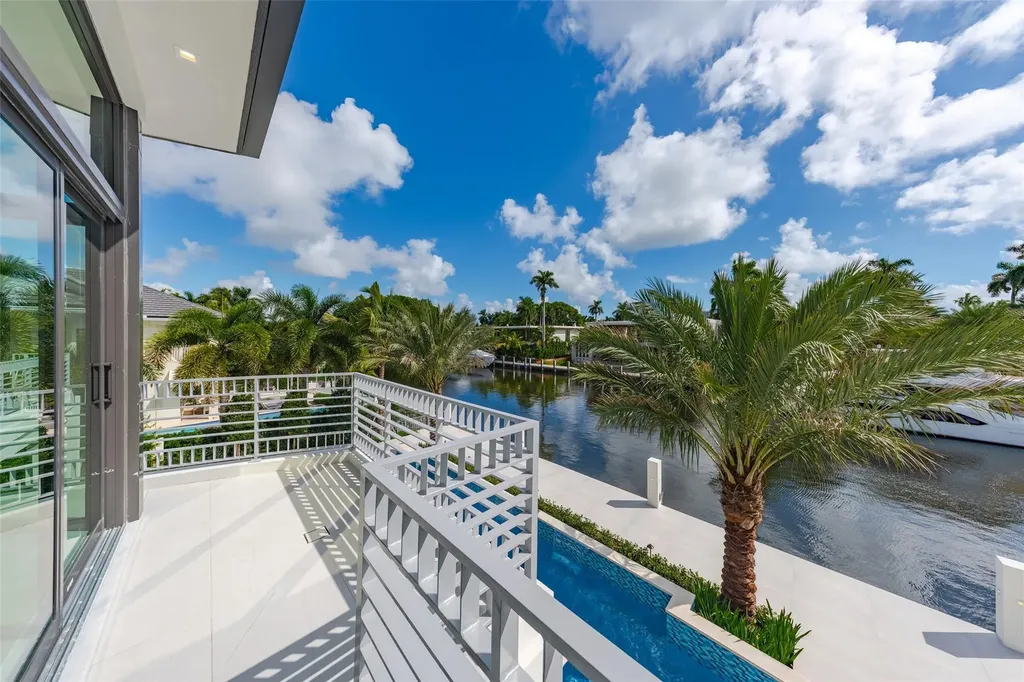24 Fiesta Way Fort Lauderdale FL 33301