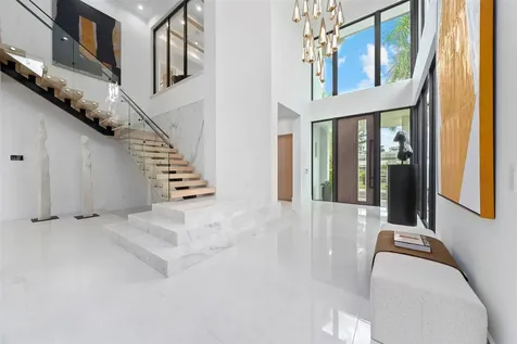 24 Fiesta Way Fort Lauderdale FL 33301