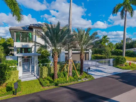 24 Fiesta Way Fort Lauderdale FL 33301