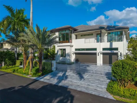 24 Fiesta Way Fort Lauderdale FL 33301