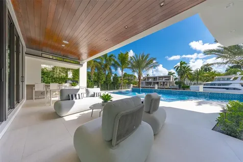 24 Fiesta Way Fort Lauderdale FL 33301