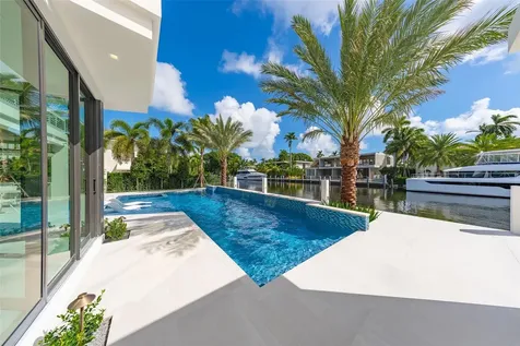 24 Fiesta Way Fort Lauderdale FL 33301