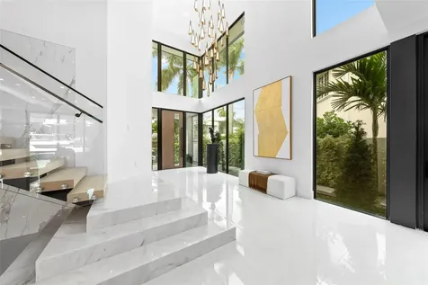 24 Fiesta Way Fort Lauderdale FL 33301