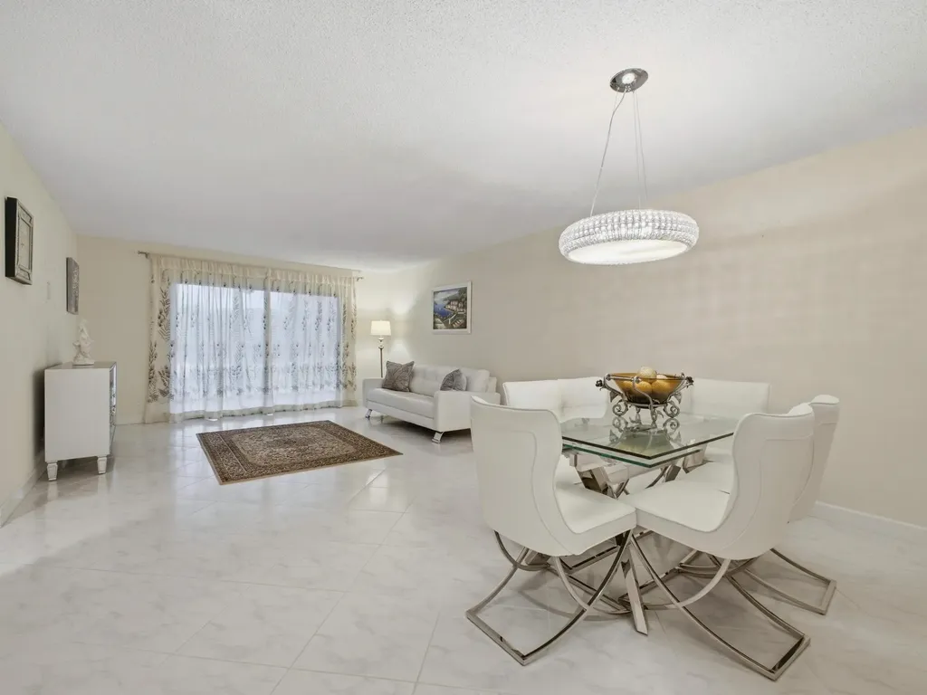 7280 Amberly Lane Delray Beach FL 33446