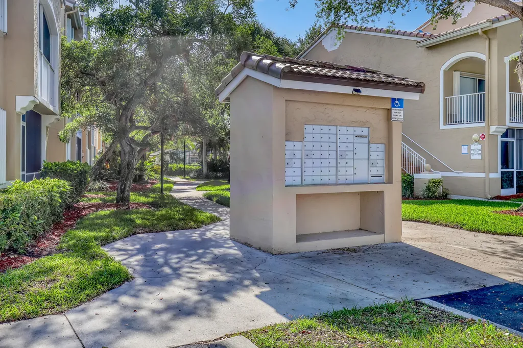 278 Village Boulevard Tequesta FL 33469