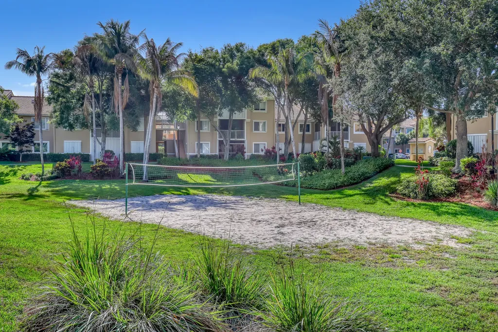 278 Village Boulevard Tequesta FL 33469