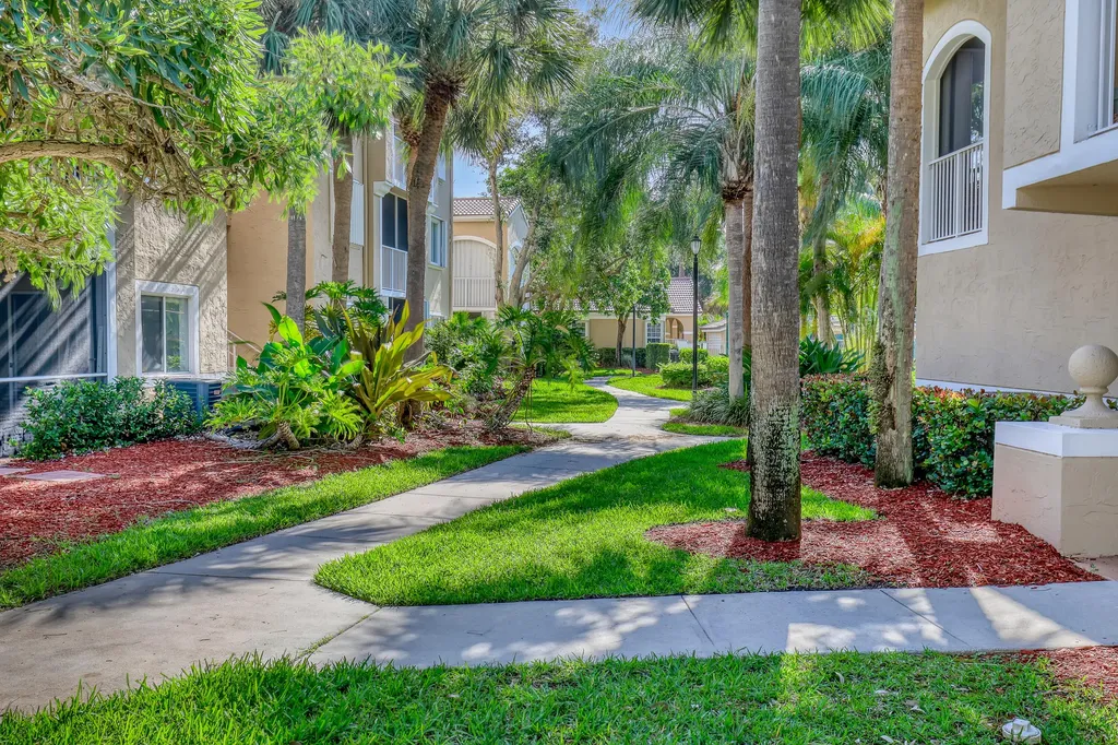 278 Village Boulevard Tequesta FL 33469