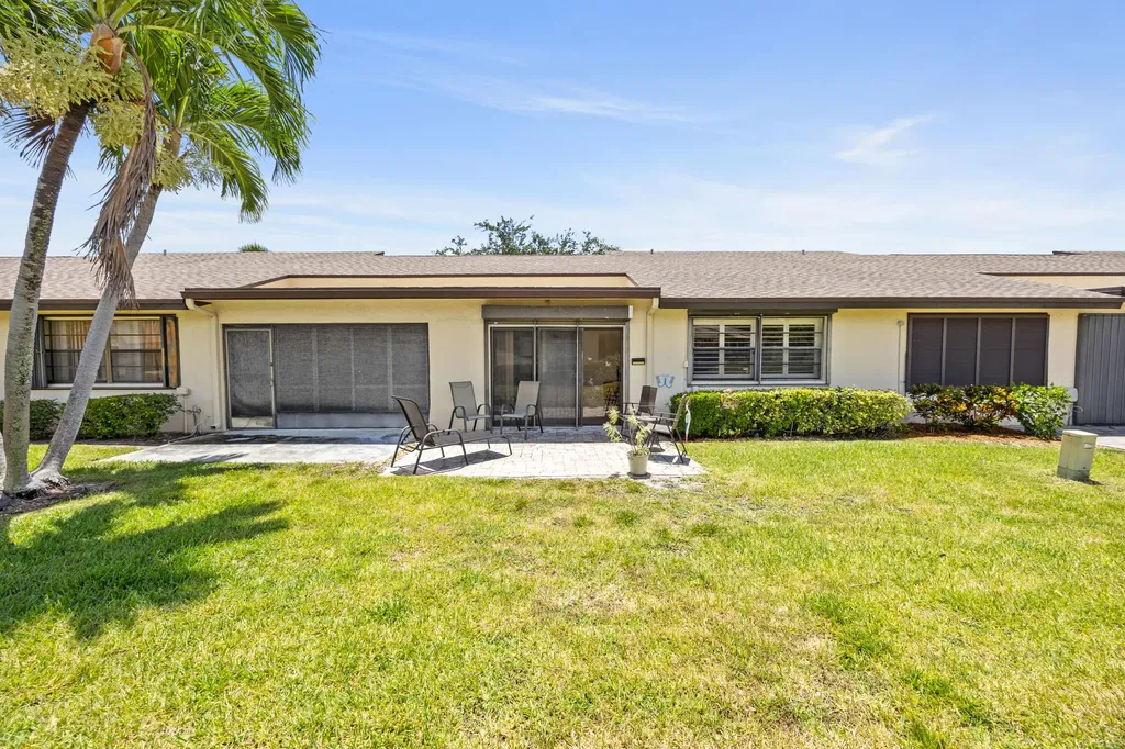 22 Ridge Pointe Drive Boynton Beach FL 33435