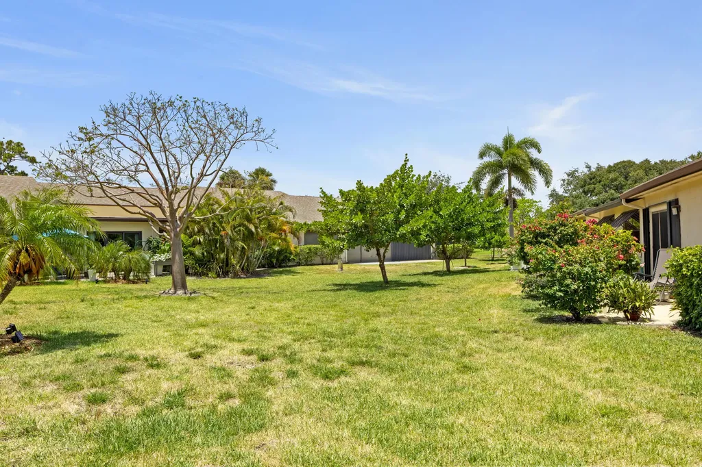 22 Ridge Pointe Drive Boynton Beach FL 33435